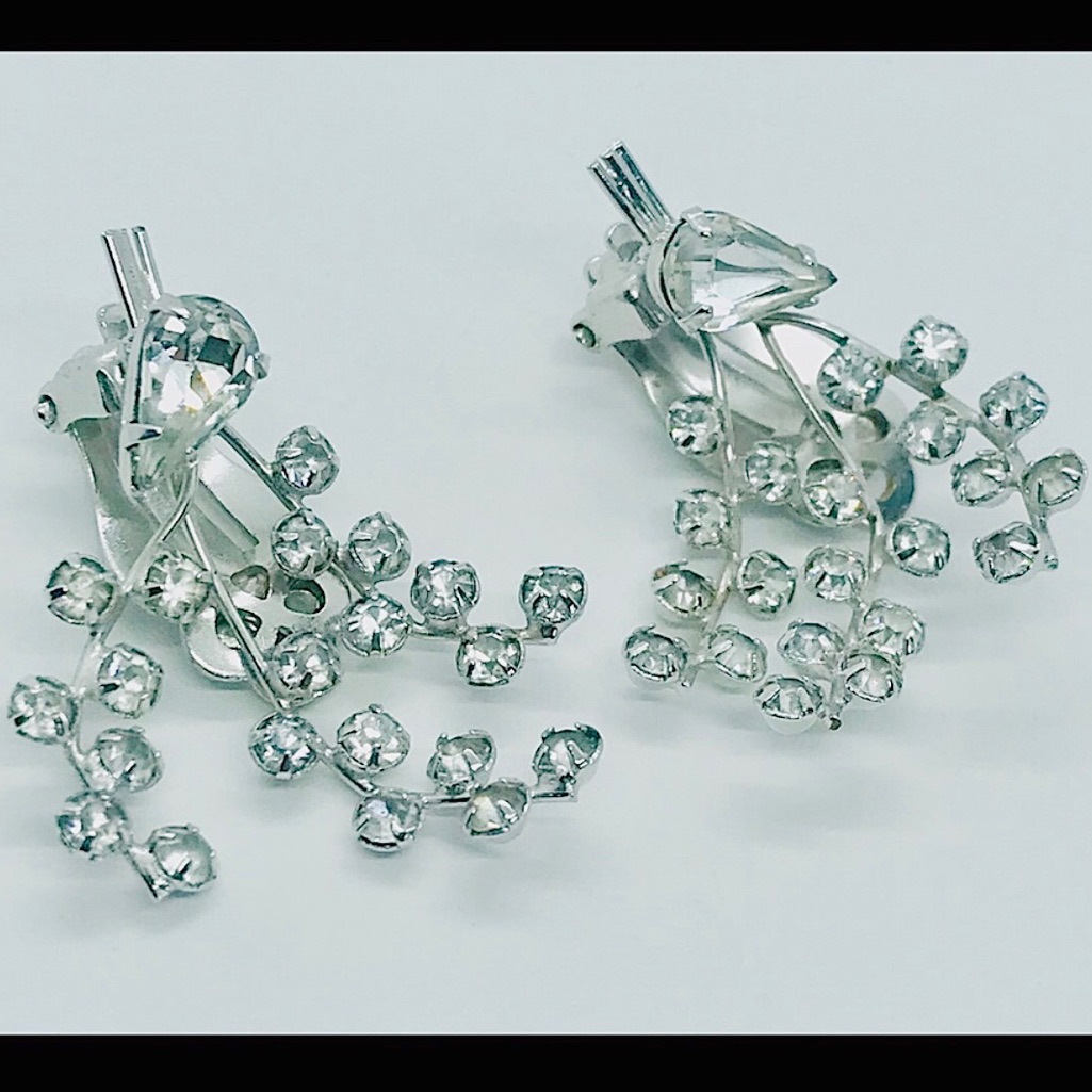 Gorgeous Vintage Weiss Clip On Earrings Circa 1960 40$